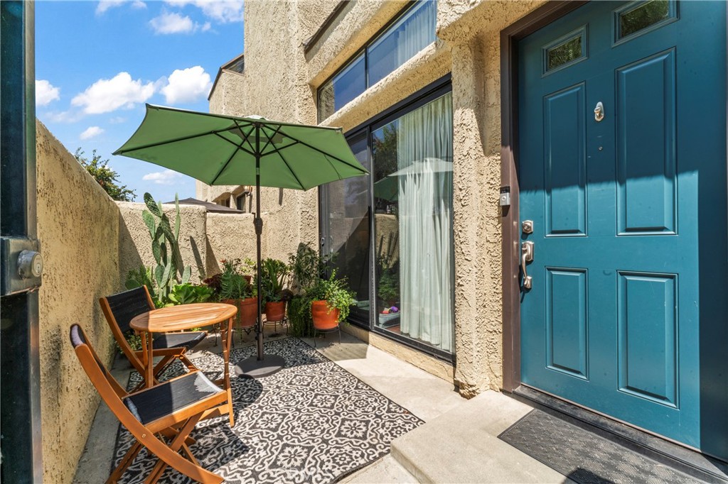 Welcome to this beautiful 3-bedroom, 3-bathroom townhouse located in the highly sought-after Parkside Equestrian Estates community. Perfectly situated in the heart of Burbank. This property offers a bright and open floor plan, ideal for both entertaining and everyday living. The remodeled gourmet kitchen features sleek stainless steel appliances, plenty of cabinet space and offers a cozy breakfast nook. The dining room area overlooks a spacious living room and fireplace—creating a warm and inviting feel to the home. The spacious bedrooms offer ample closet space and natural light, while the primary suite provides a peaceful retreat with tons of closet space, dual sinks and a private balcony. This home also includes a 2-car attached garage, a convenient laundry area, a wet bar for entertaining, upgraded flooring, and a central vacuum system for easy maintenance. Enjoy indoor-outdoor living with a BBQ-friendly patio that's perfect for weekend gatherings or spend the day at the conveniently located pool & spa. They also have a gym and community area for parties or gatherings. Equestrian lovers will appreciate the on-site horse stables, a unique and rare amenity in Burbank. Located just minutes from shops, restaurants, entertainment, and major studios, this townhouse offers an unbeatable lifestyle in one of Burbank’s most desirable neighborhoods. Whether you're a first-time buyer, growing family, or savvy investor, this exceptional home at Parkside Equestrian Estates is a rare opportunity you don’t want to miss. Schedule your private tour today and experience the best of Burbank living.