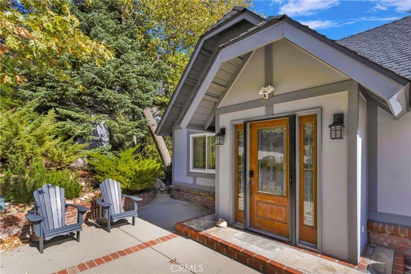 915 TRINITY DR, LAKE ARROWHEAD, CA 92352 - Image e47da6bc1bc1ed42fbe1bf786eeb59e2/3439461497