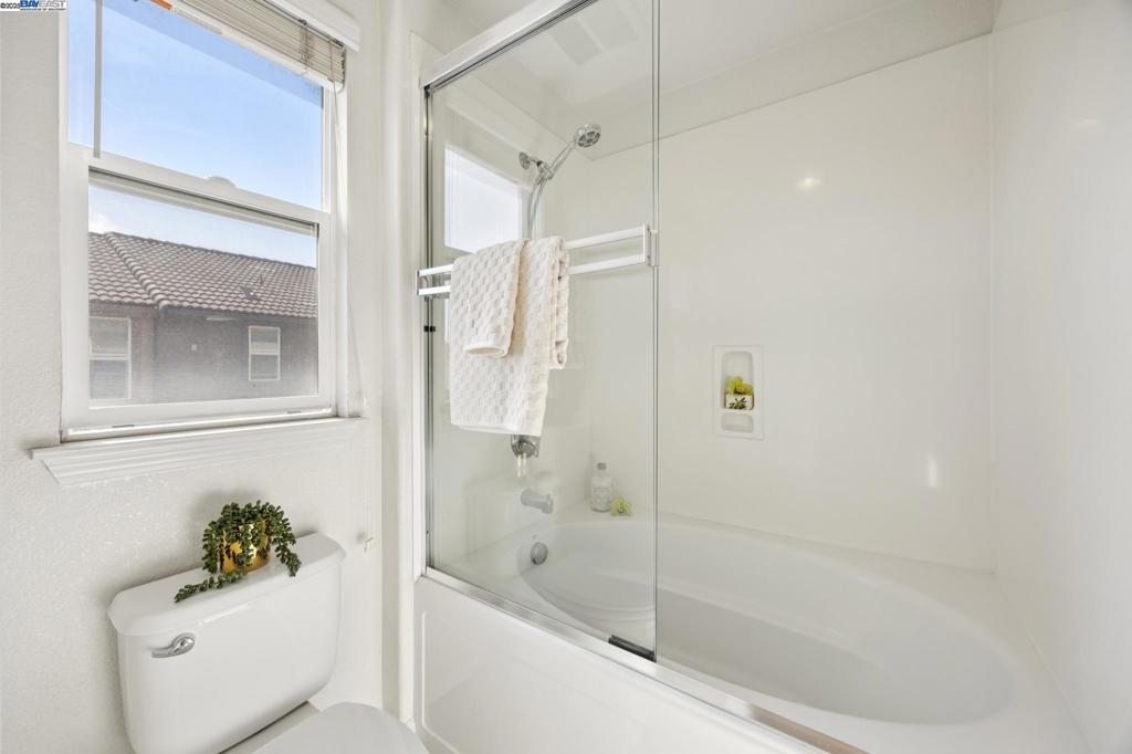 MT EDEN - Residential
