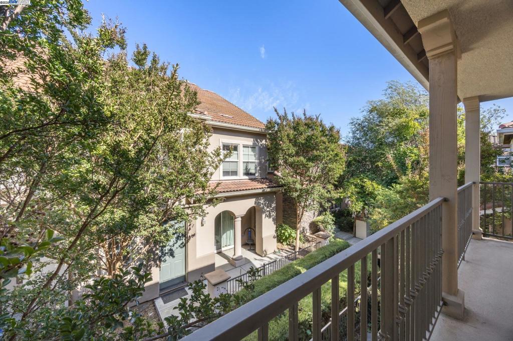 MT EDEN - Residential