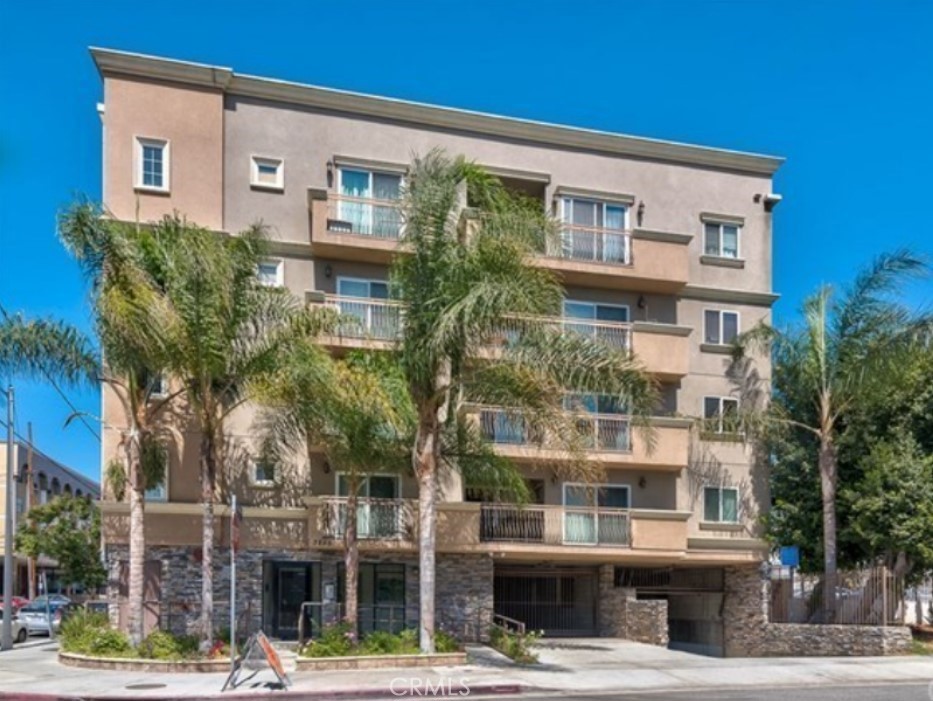 Welcome to this luxury 3-bedroom, 2-bath condo located in a highly desirable area near Koreatown and Hancock Park. This bright and spacious unit is located in a quiet, high-end secured building with only 13 units-offering privacy, comfort, and a friendly community. Open-concept living and dining area with private balcony. Modern kitchen with granite countertops and plenty of cabinet space. Primary suite with walk-in closet and ensuite bathroom. Central A/C & heating, recessed lighting, and in-unit laundry. Hardwood floors. Secure, gated building with elevator.2assigned covered parking included. Centrally located with easy access to major freeways (1-10, 1-110, CA-2, US-101) and 3 mins to walk Red/Purple Metro lines, Wilshire Blvd for easy commuting. Steps from the best restaurants (Quarters, Sun Nong Dan, etc.) Cafes (Document, Alchemist, Starbucks, etc), and desserts (Paris Baguette, Oakobing, Concerto) in Koreatown & Hancock Park. just minutes to Madang Mall, Downtown LA, Larchmont Village, The Grove, and more. Near HMart, Zion Market, Ralphs, CVS, Target, and Gyms - all walkable.