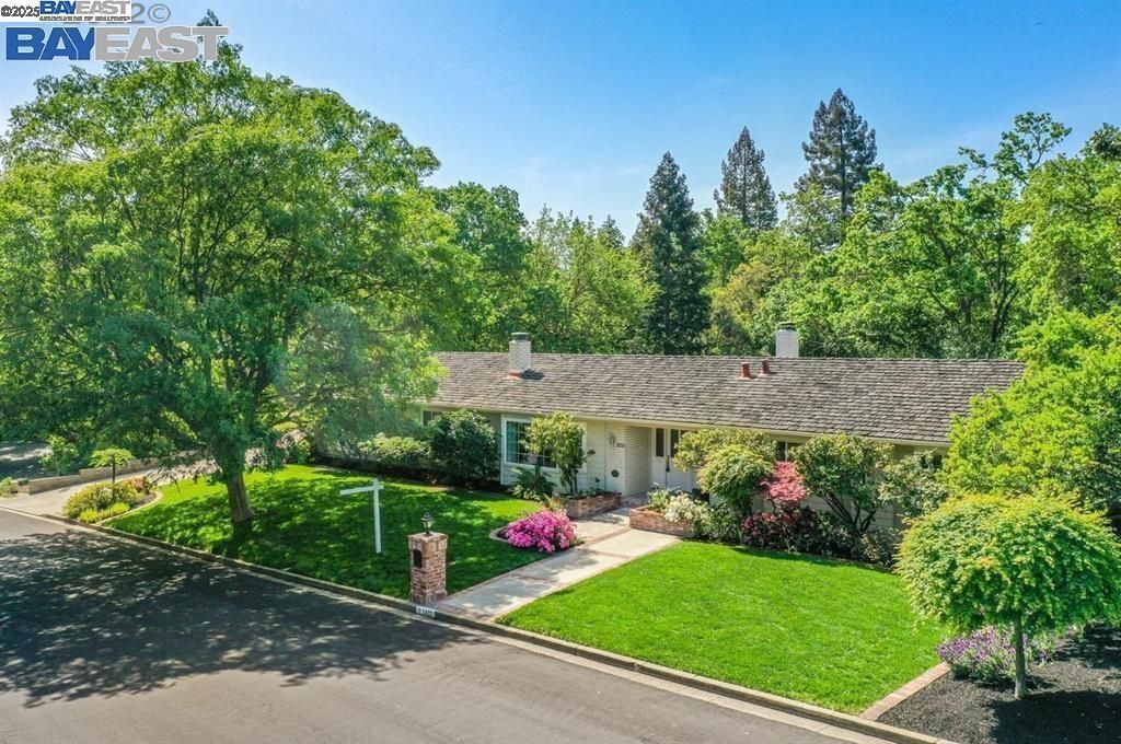 Photo of 2402 Royal Oaks Drive Dr, Alamo, CA 94507 (MLS # 41114574)