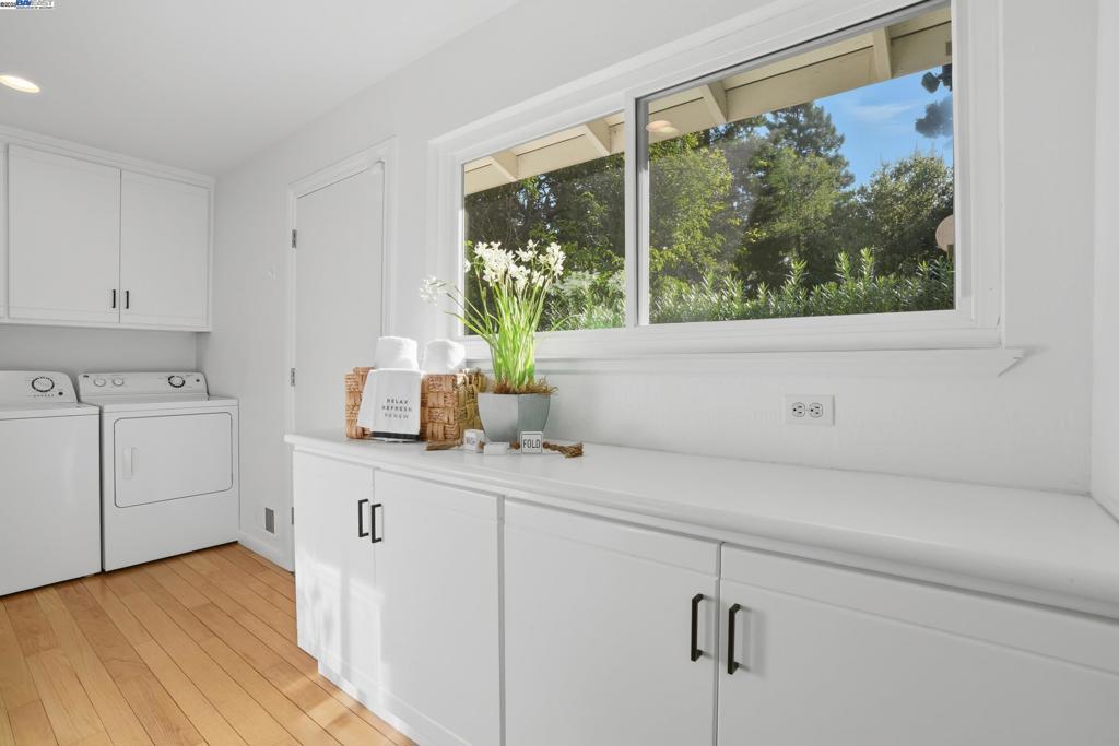ROUNDHILL - Residential