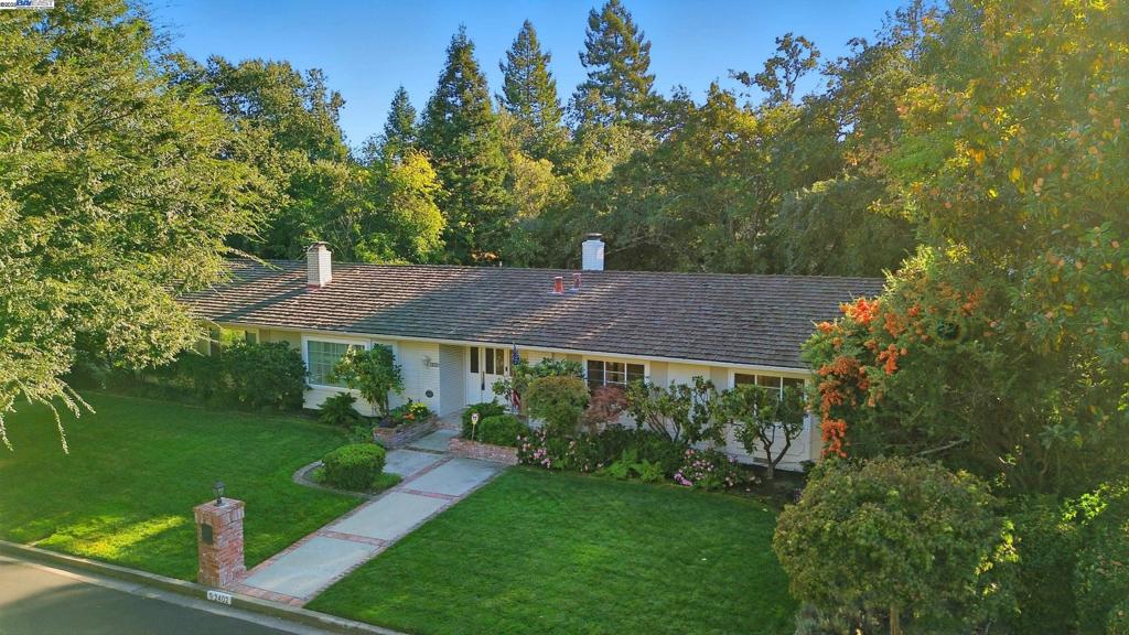 ROUNDHILL - Residential