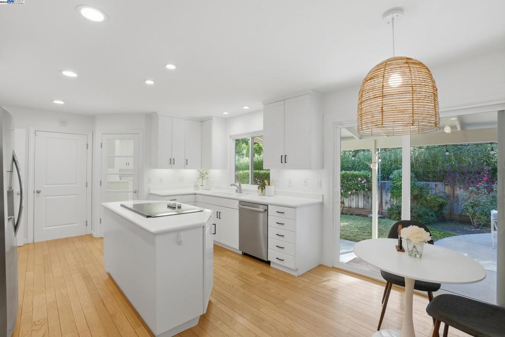 ROUNDHILL - Residential