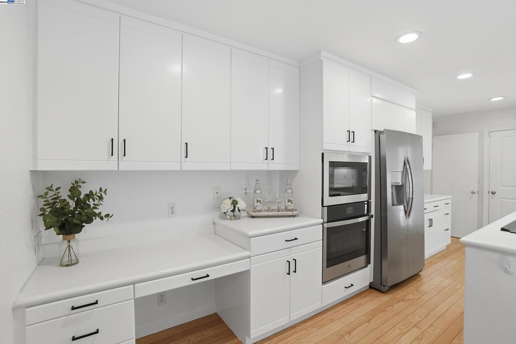ROUNDHILL - Residential