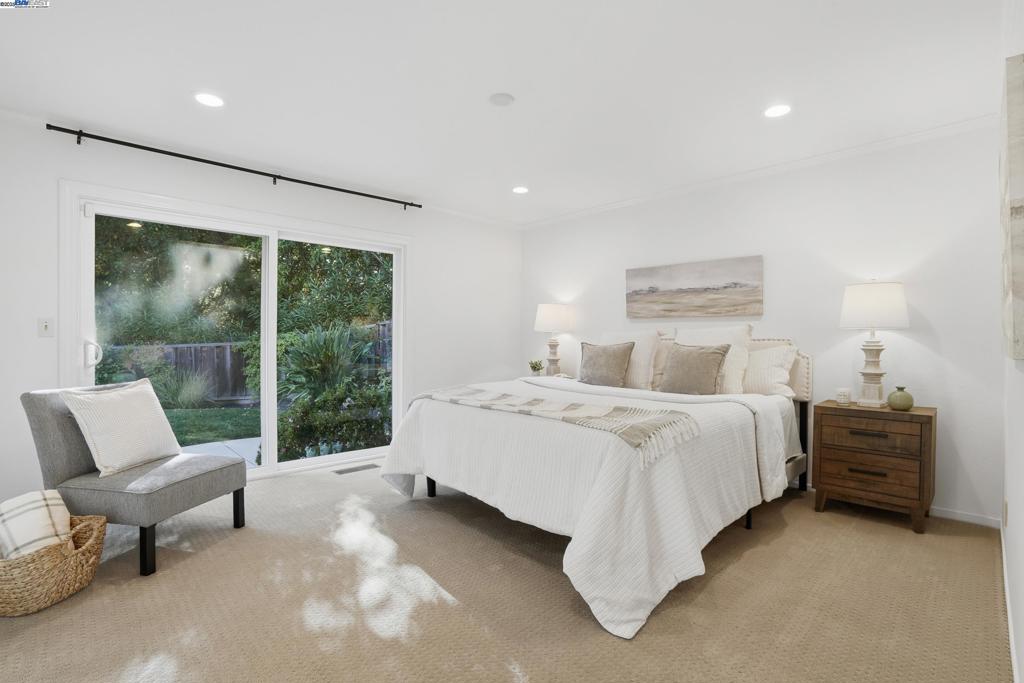 ROUNDHILL - Residential