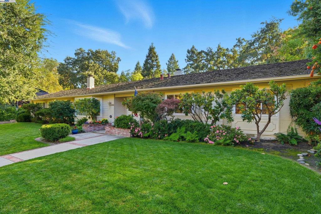 ROUNDHILL - Residential
