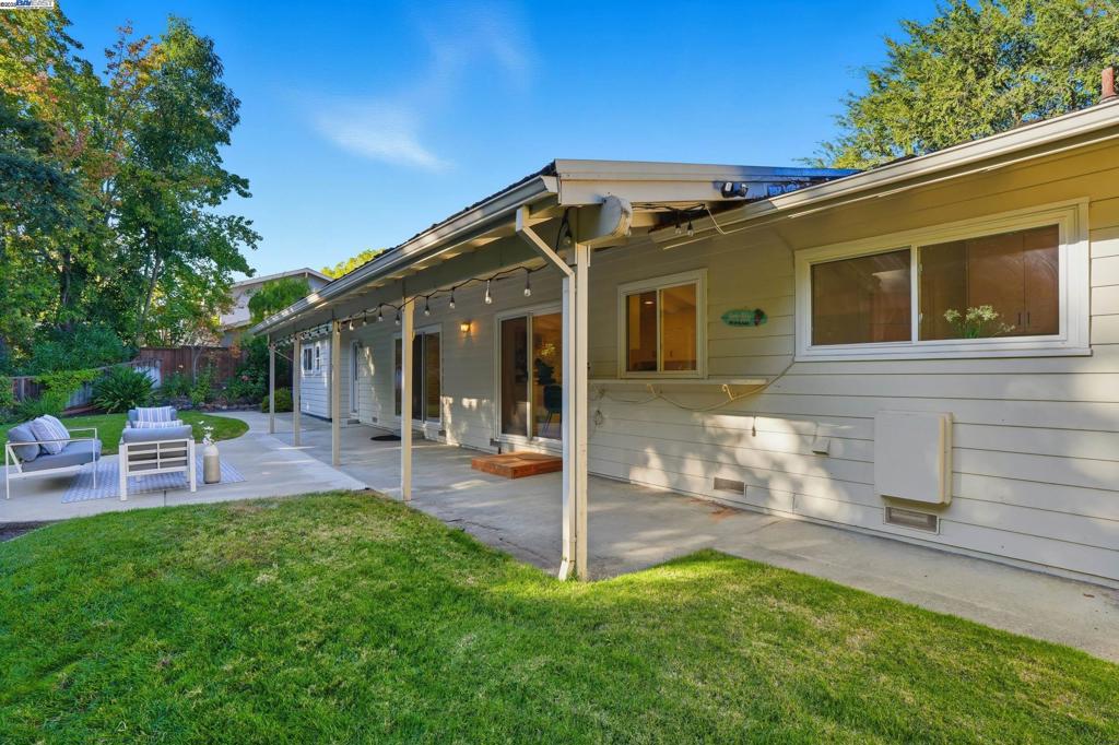 ROUNDHILL - Residential