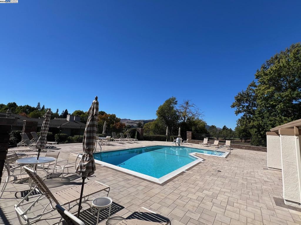 CROW CANYON C.C. - Residential