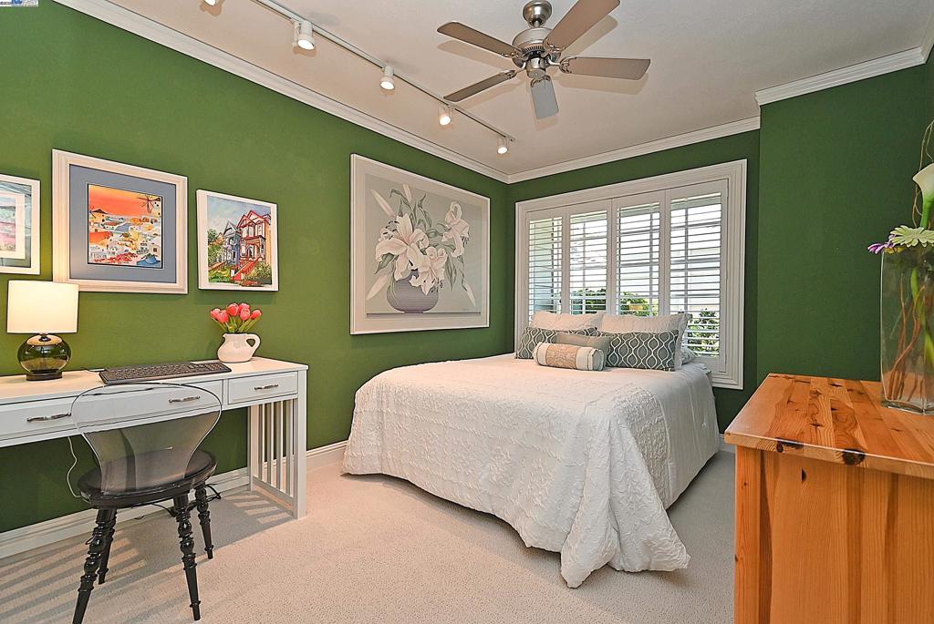 CROW CANYON C.C. - Residential