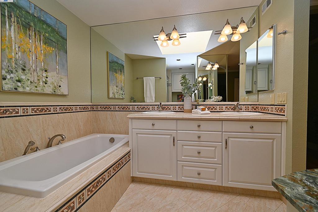 CROW CANYON C.C. - Residential
