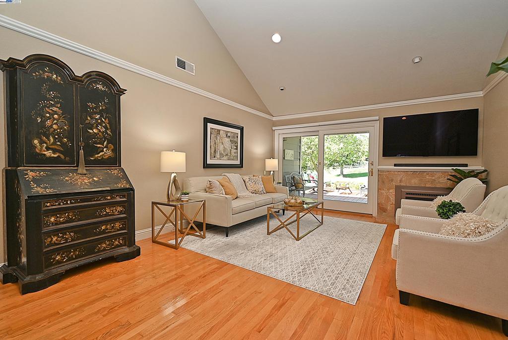 CROW CANYON C.C. - Residential