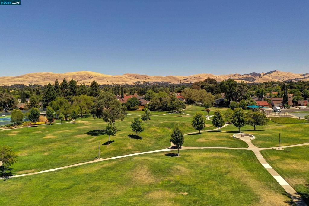 THE CROSSINGS - Residential