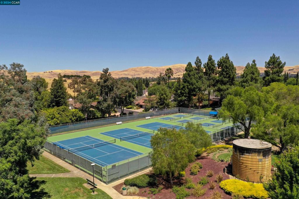 THE CROSSINGS - Residential