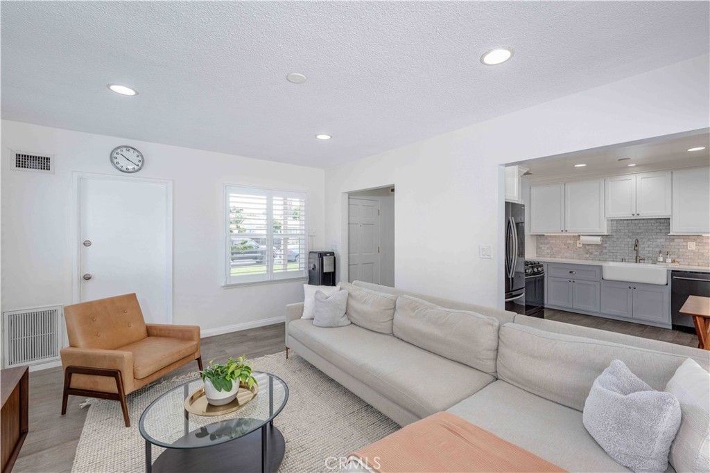 6442 Walt Street