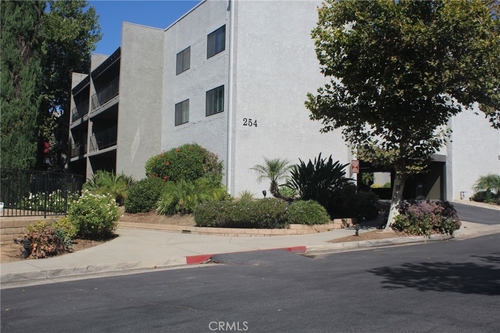 254 E Fern Avenue 211