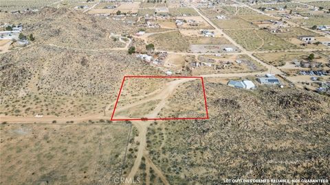 Photo of 0 Fairview Valley Road, Apple Valley, CA 92307 (MLS # HD25278068)