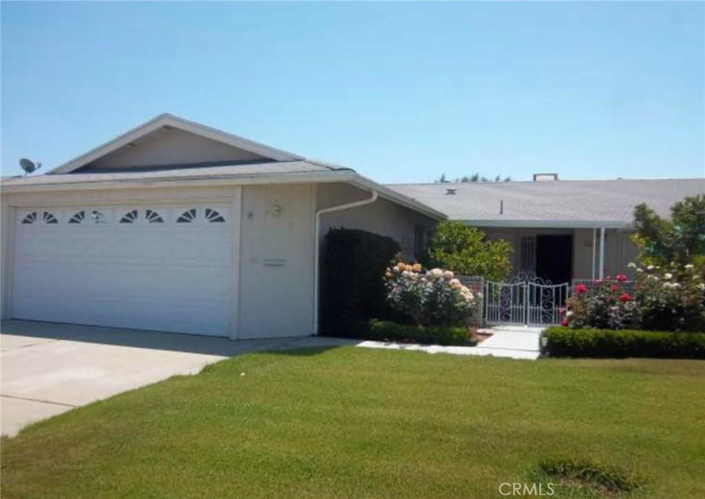 Turn-key Move in ready 55+ Community……….2 bed 2 bath home with 2 living rooms, dining room, large kitchen with granite counters, oversized indoor laundry room breakfast nook. This is the largest floor plan in the development and has leased solar with low monthly payment and NO Edison bill.