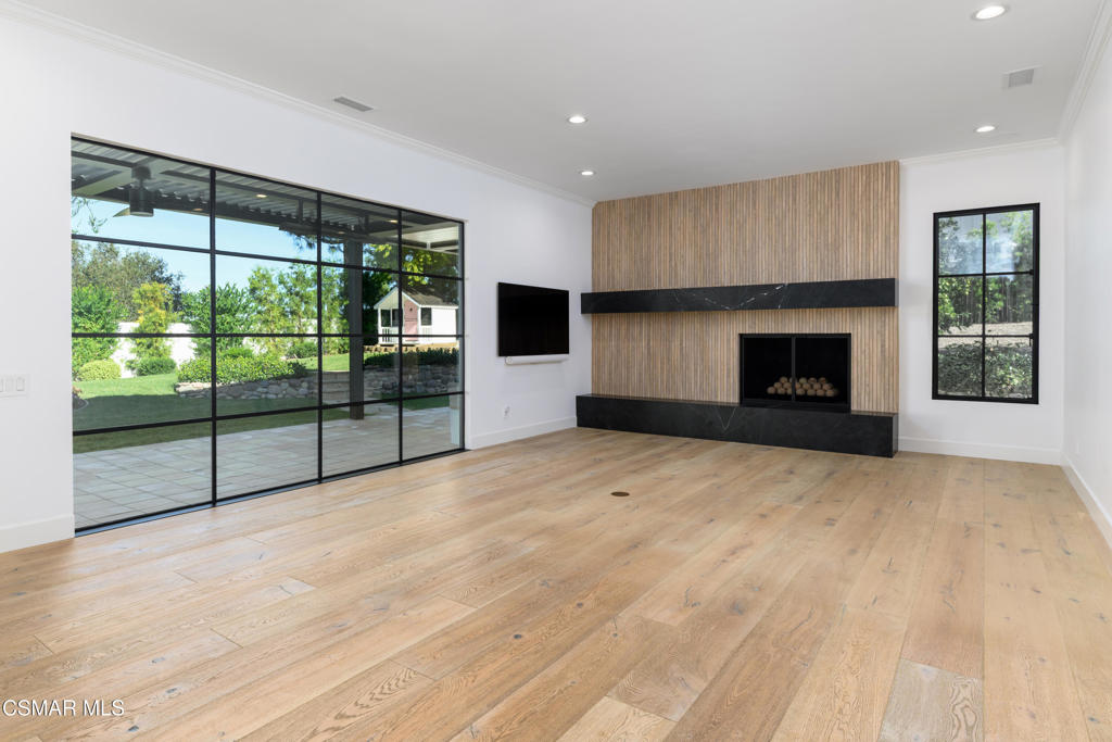 Los Robles Hills-621 - 621 - Residential