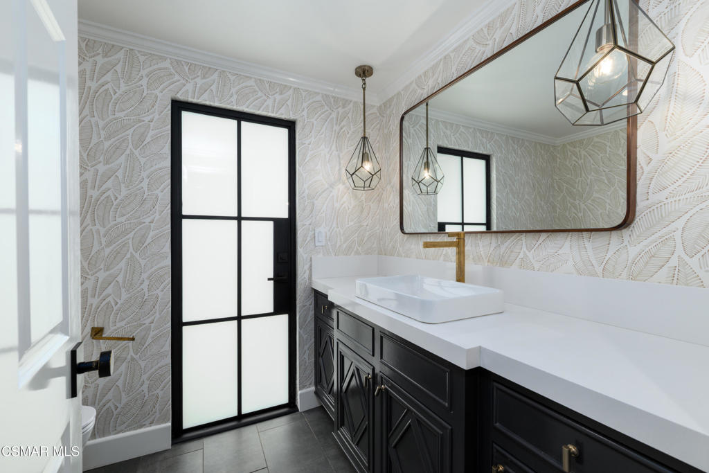 Los Robles Hills-621 - 621 - Residential