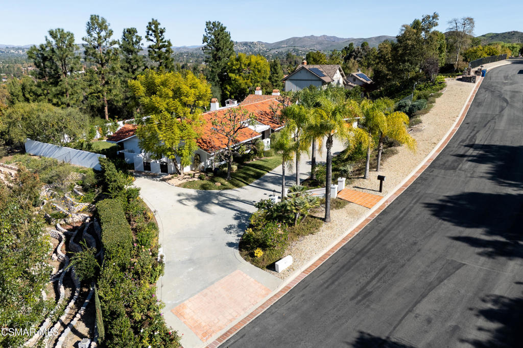 Los Robles Hills-621 - 621 - Residential