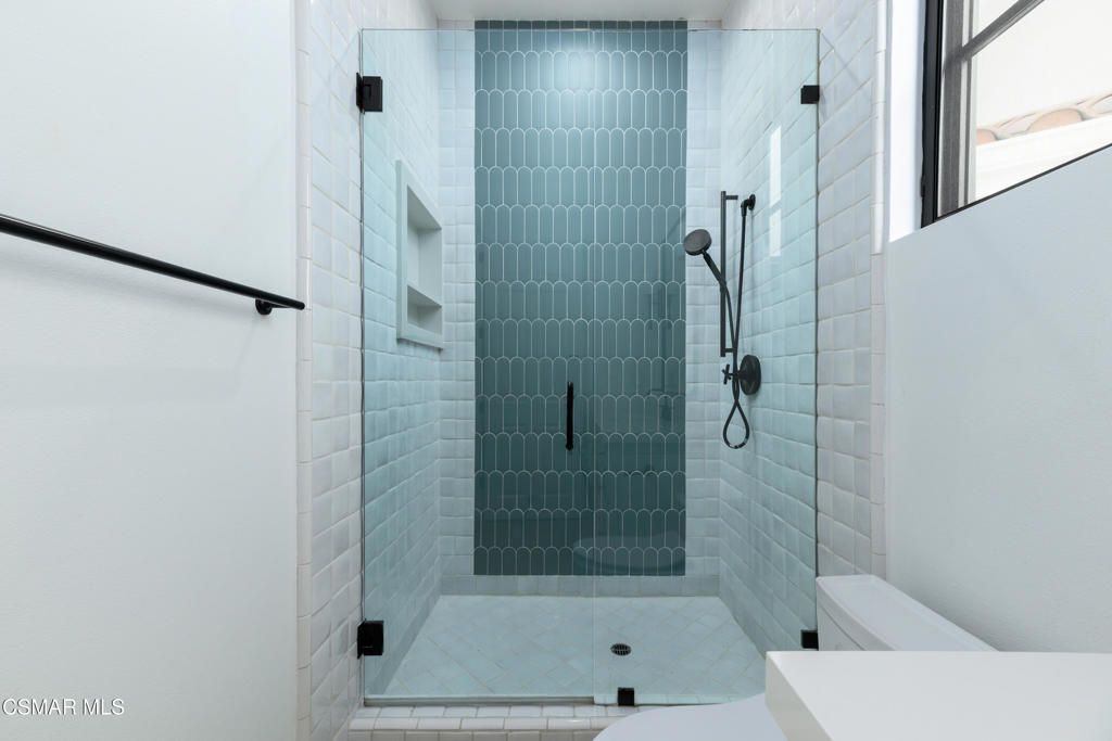 Los Robles Hills-621 - 621 - Residential