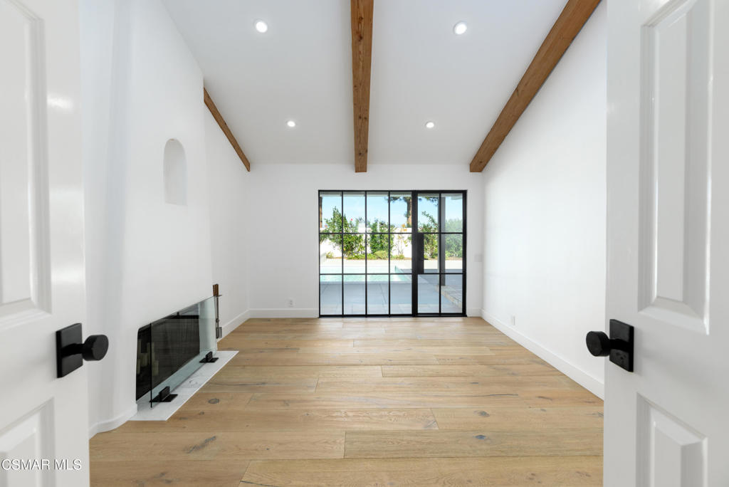 Los Robles Hills-621 - 621 - Residential