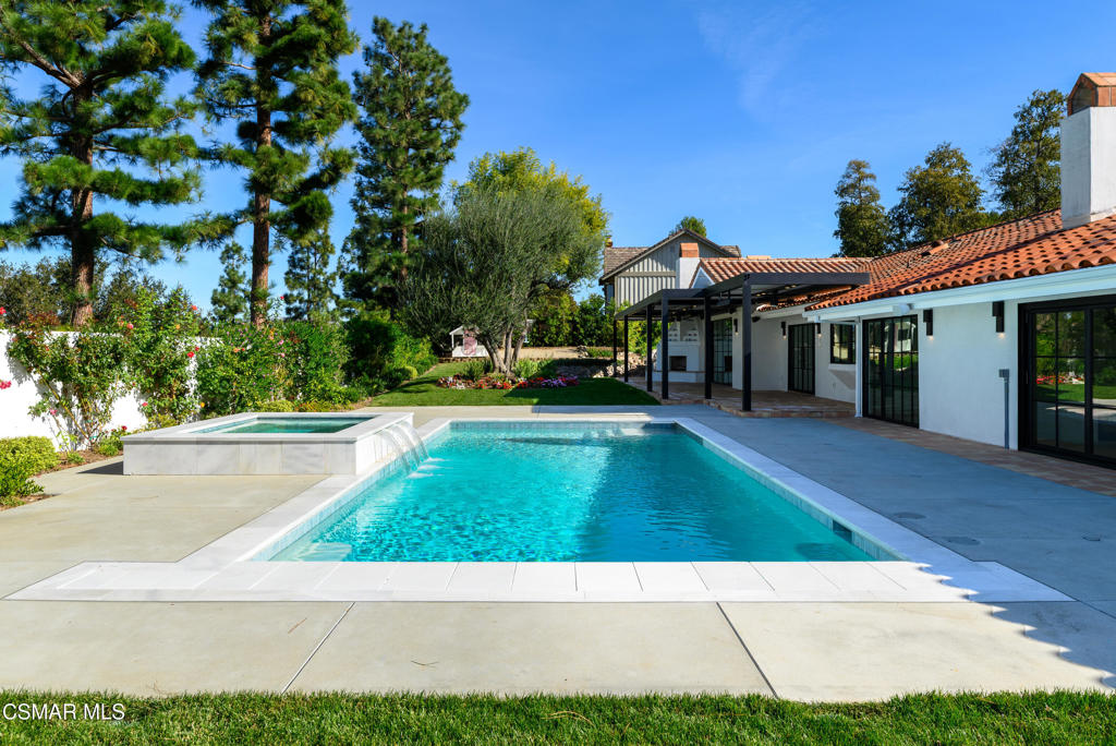 Los Robles Hills-621 - 621 - Residential