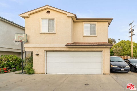 Photo of 9155 Cedros Avenue #1, Panorama City, CA 91402 (MLS # 26862683)