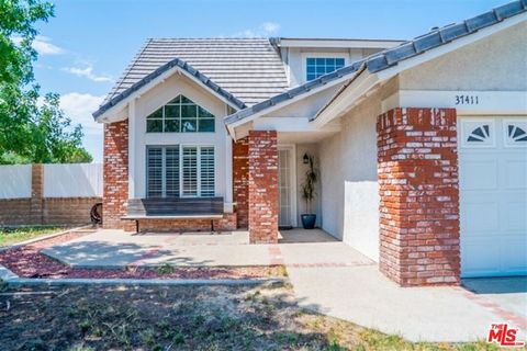 Photo of 37411 Sheffield Drive, Palmdale, CA 93550 (MLS # 26821885)