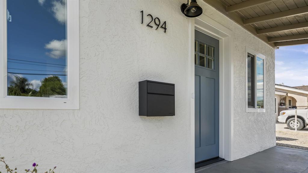 1294 E Mission