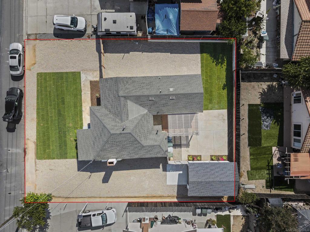 1294 E Mission
