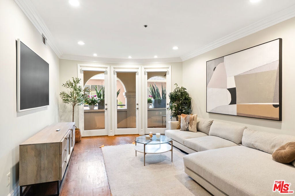 10364 Almayo Avenue 205, Los Angeles CA 90064