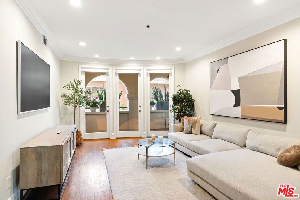 Photo of 10364 Almayo Avenue #205, Los Angeles, CA 90064 (MLS # 26851991)