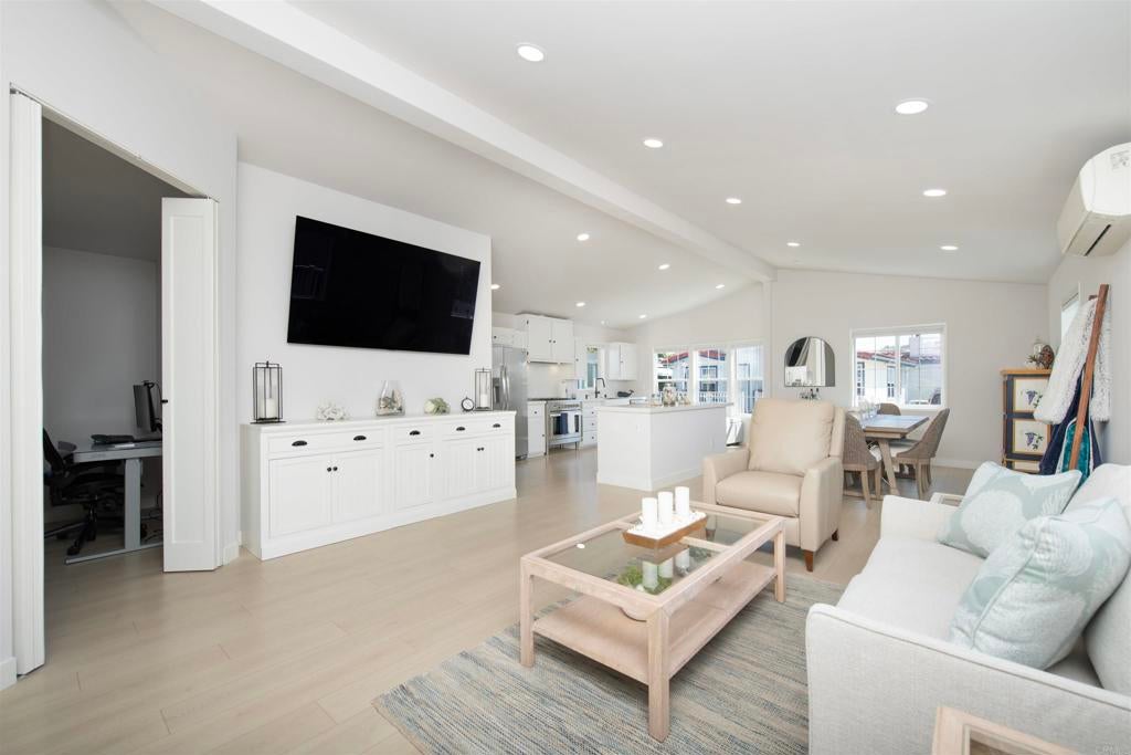 6503 Friendly Place, Carlsbad CA 92011