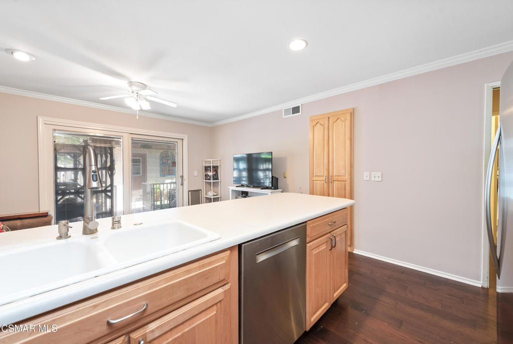 Village Glen-724 - 724 - Residential