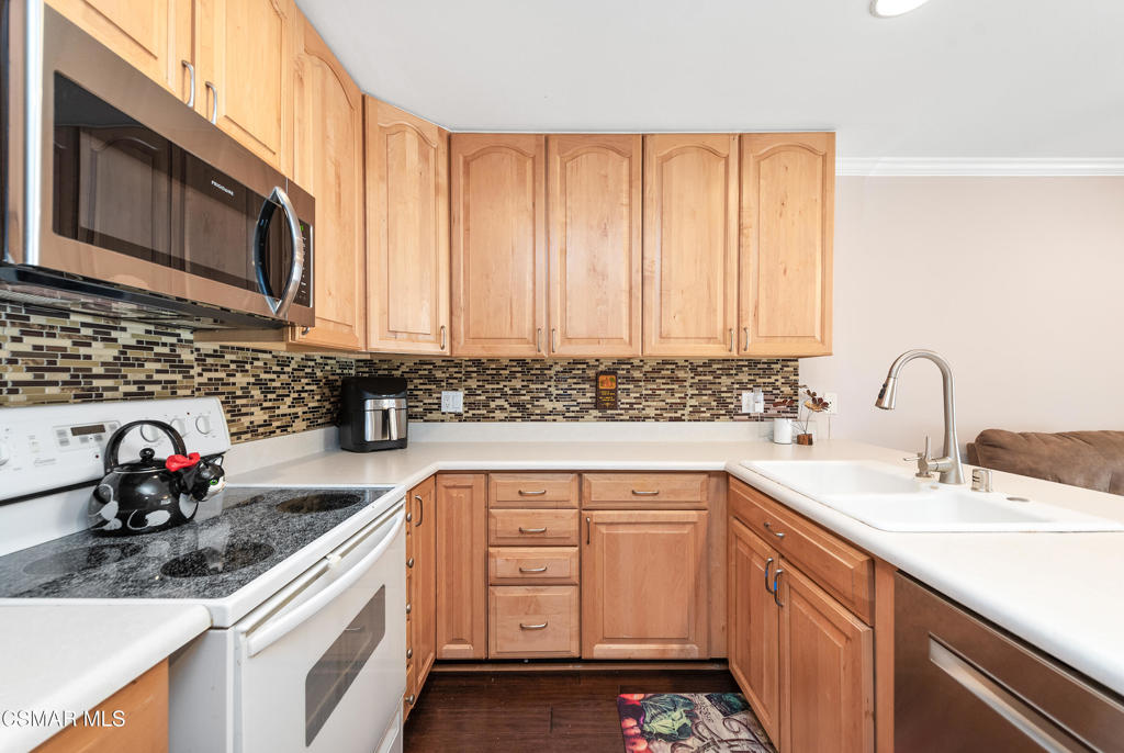 Village Glen-724 - 724 - Residential