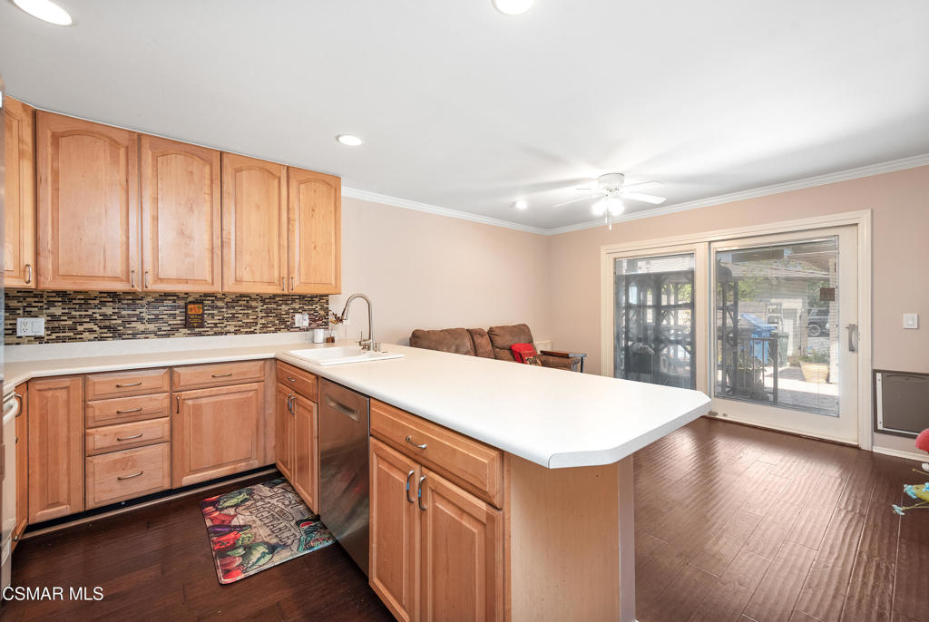 Village Glen-724 - 724 - Residential