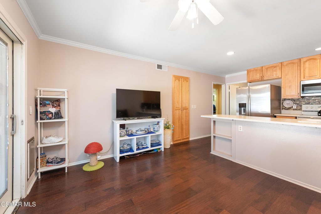 Village Glen-724 - 724 - Residential