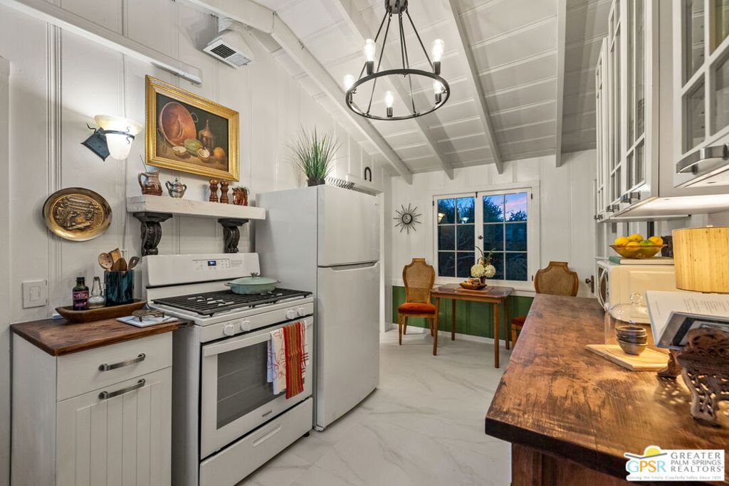 Warm Sands - Residential Lease