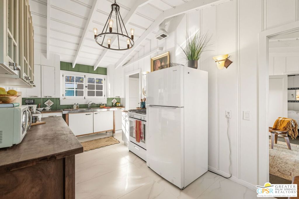 Warm Sands - Residential Lease