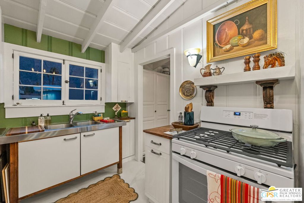 Warm Sands - Residential Lease