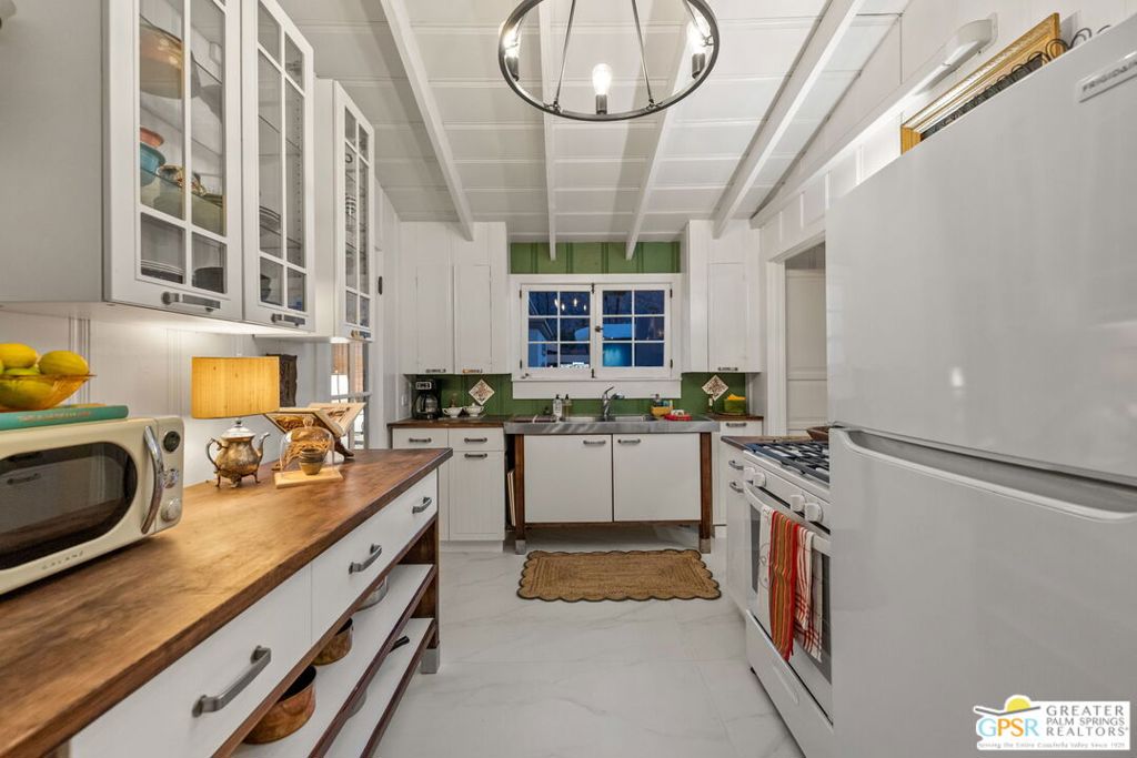 Warm Sands - Residential Lease