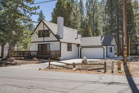 Photo of 41605 Swan Drive, Big Bear, CA 92315 (MLS # 224004373)