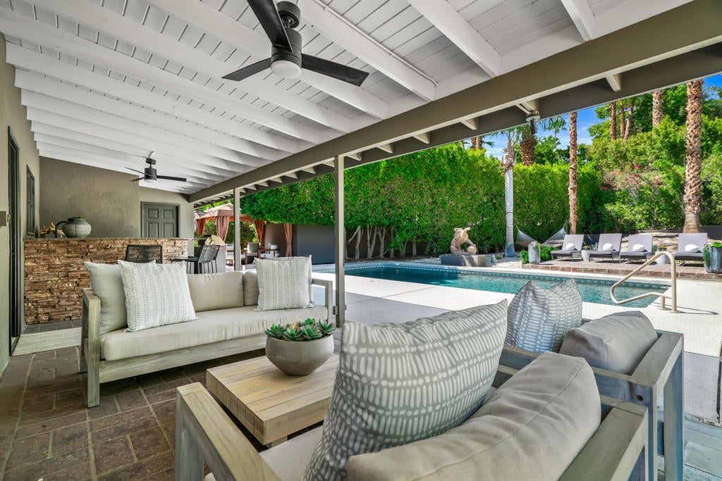 1010 W Friar Court