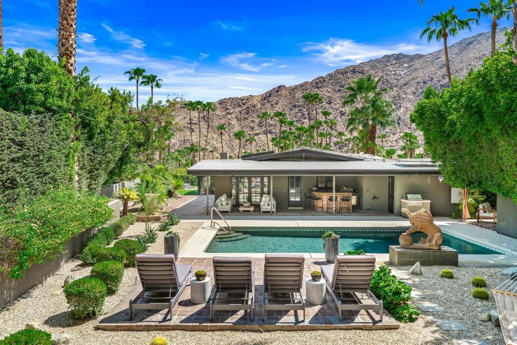 1010 W Friar Court