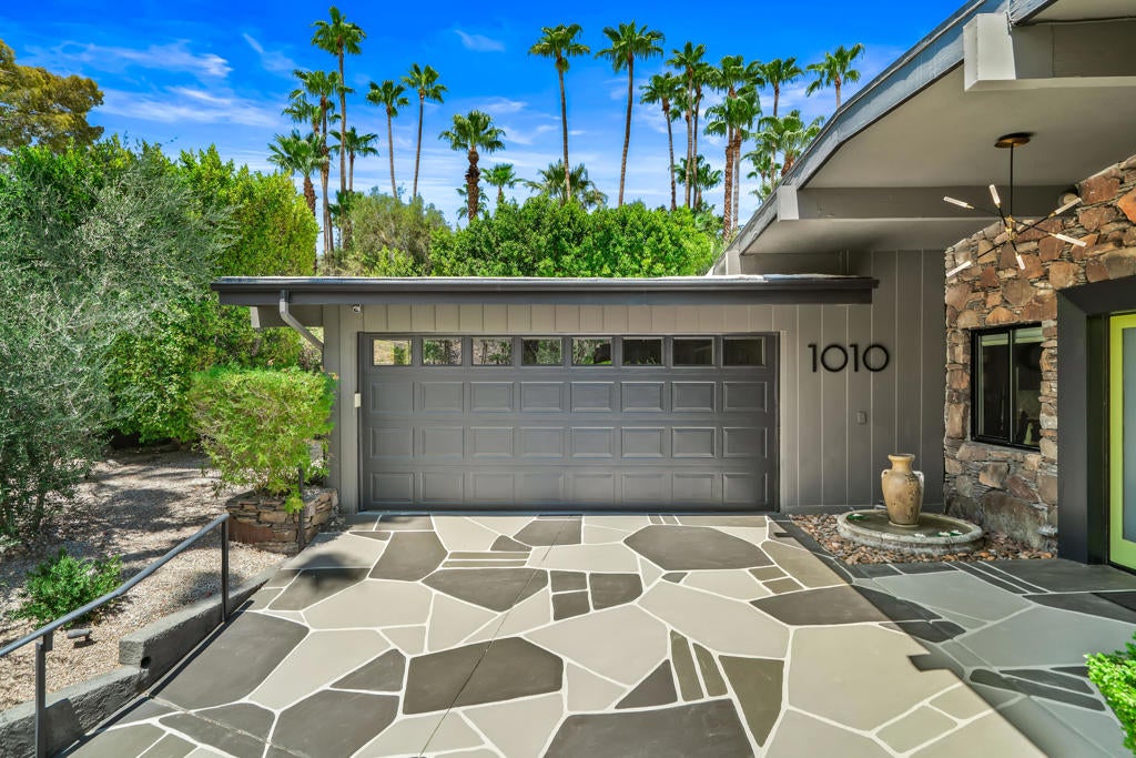 1010 W Friar Court