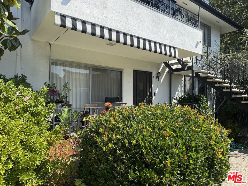 3320 Griffith Park Boulevard 4