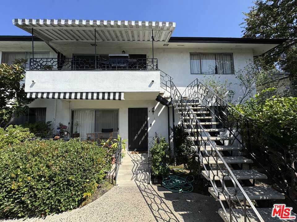 3320 Griffith Park Boulevard 4